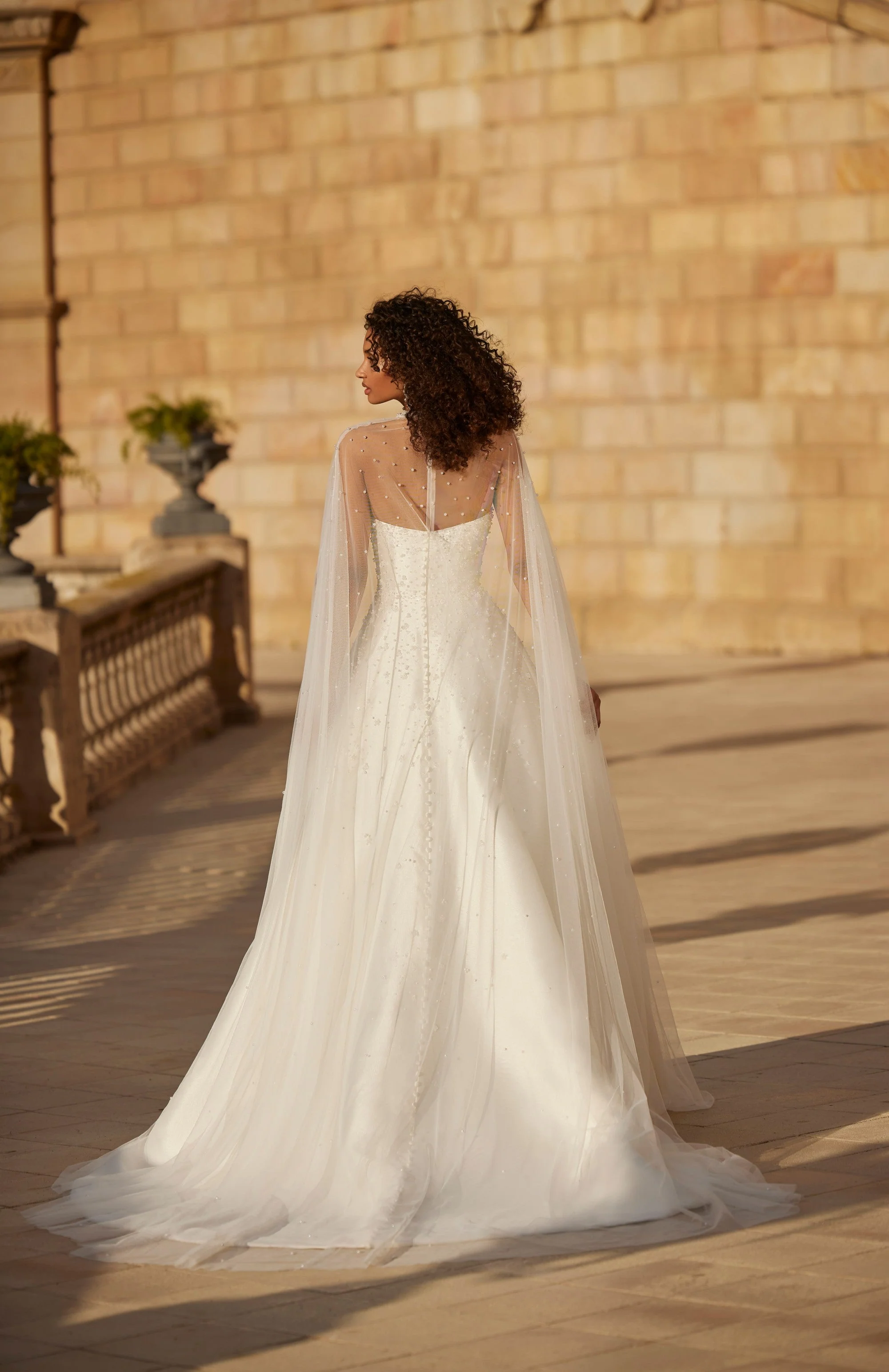 Cape - 10237 - Image 4