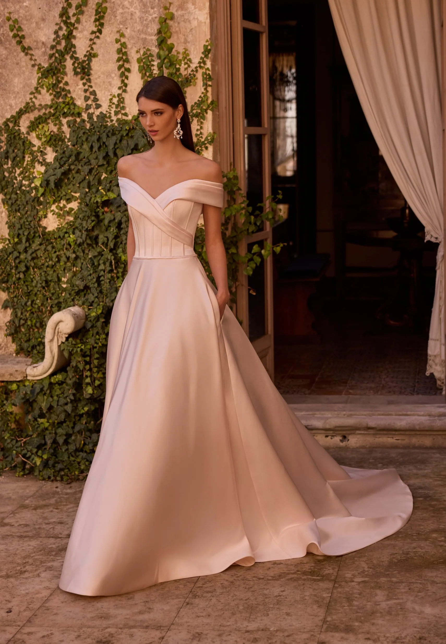 Yanisha Wedding Dress - 18807