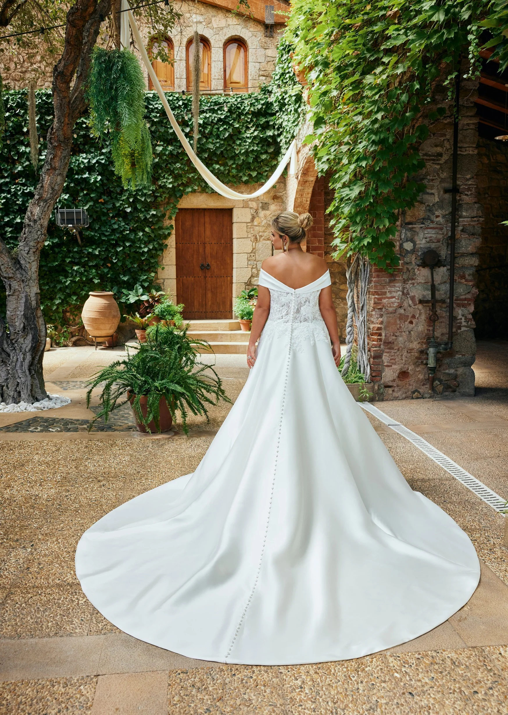 Alana Wedding Dress - 19001 - Image 2