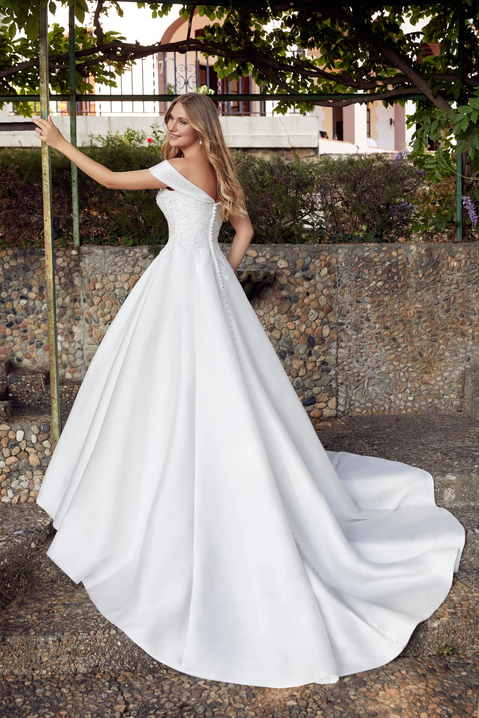 DAFNE WEDDING DRESS - 69501 - Image 2